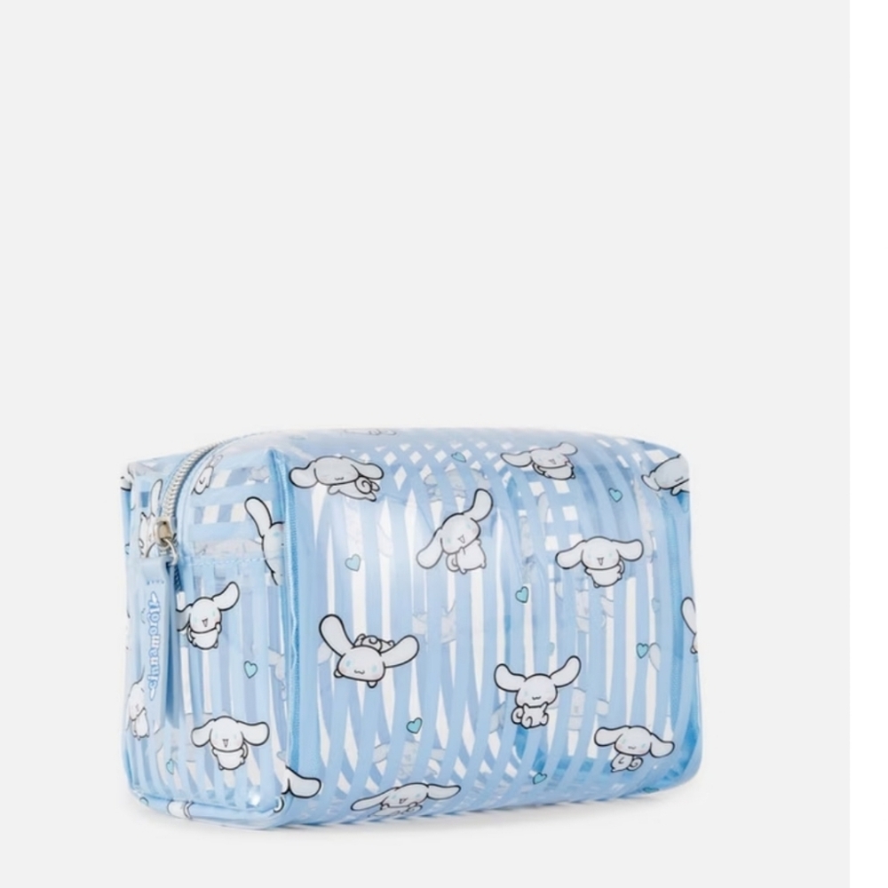 Sanrio Cinnamoroll Makeup Bag This makeup bag, with a zip fastening